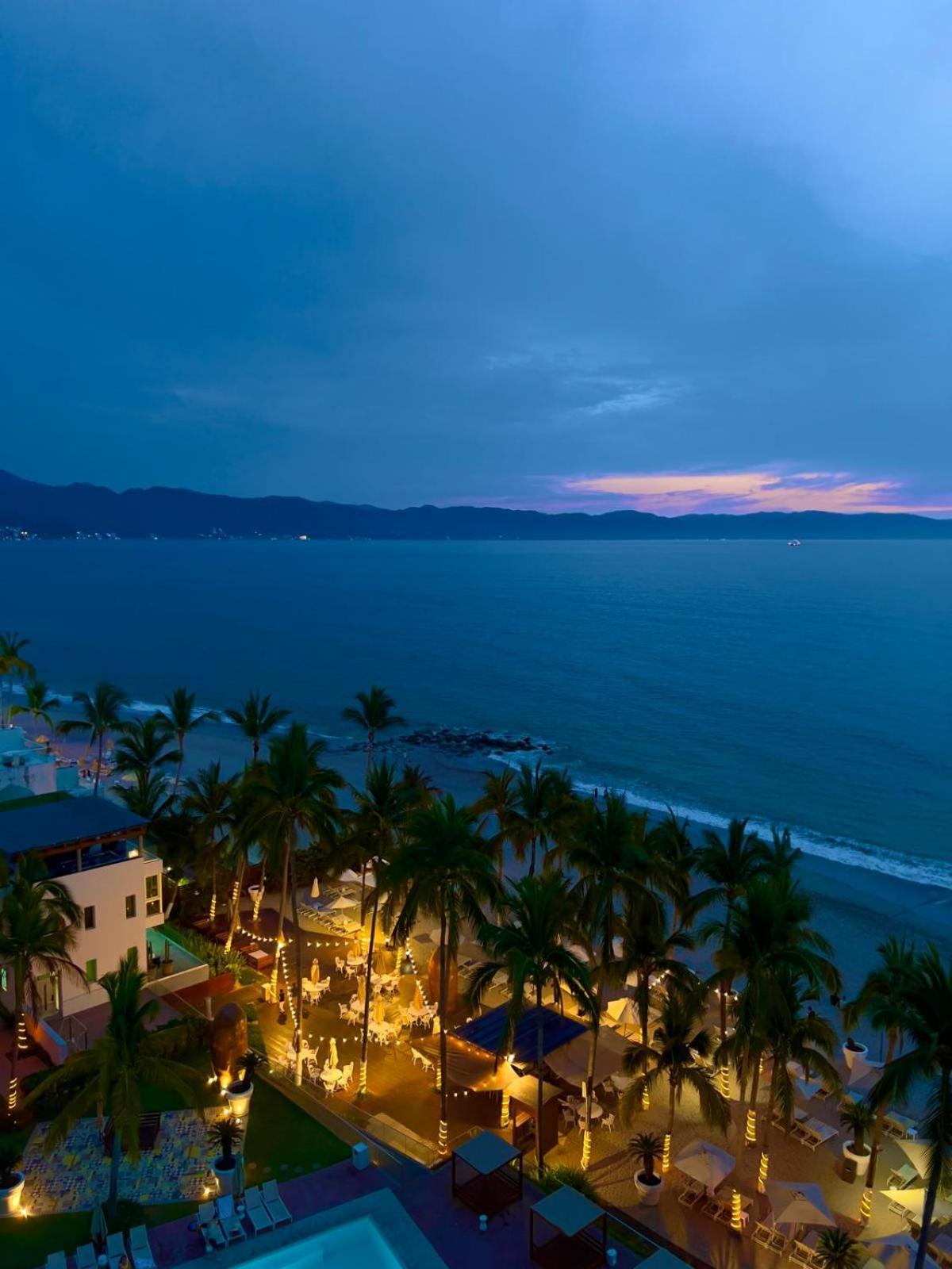 Icon Vallarta, Puerto Vallarta Exterior photo